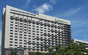 Holiday Inn & Suites Makati